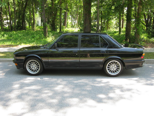 BMW 535i 1987 Photo - 1