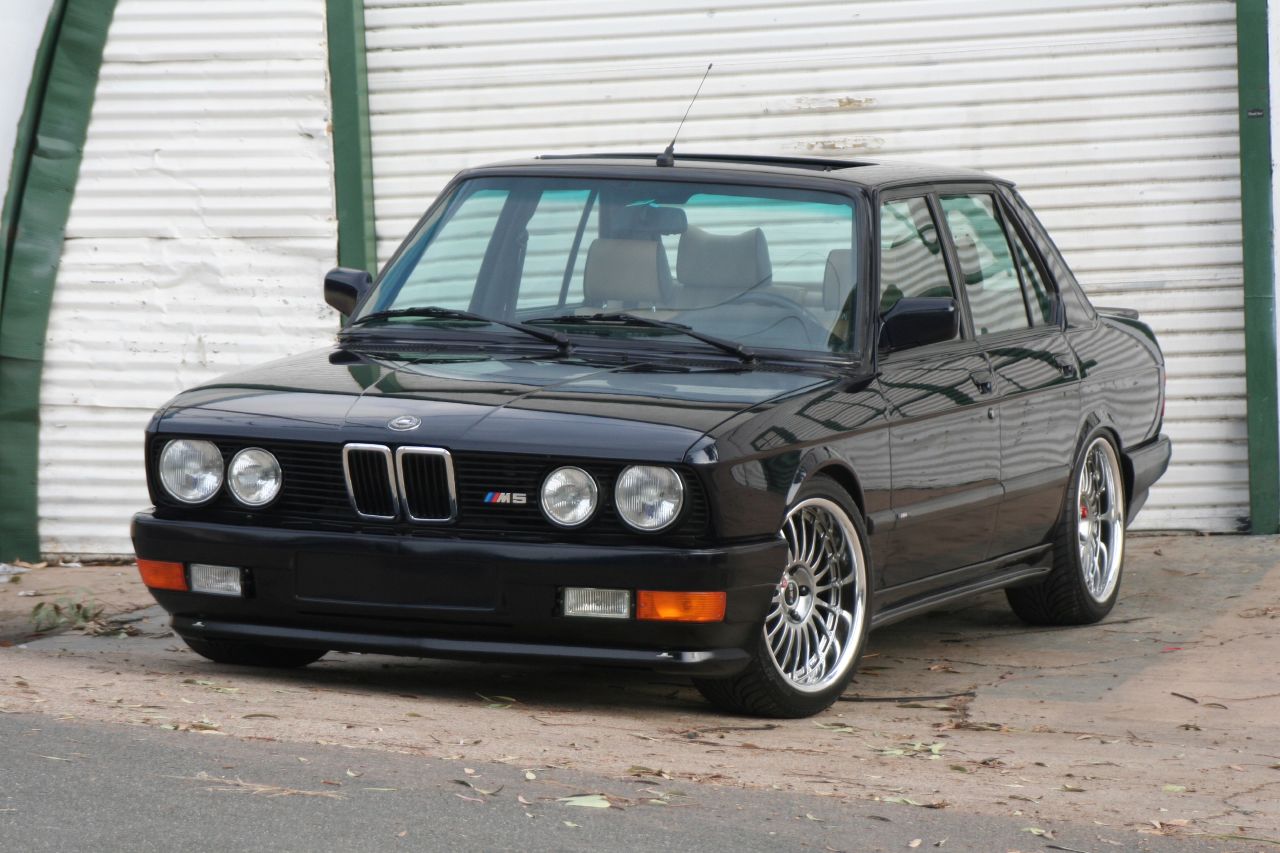 BMW M5 1988 Photo - 1