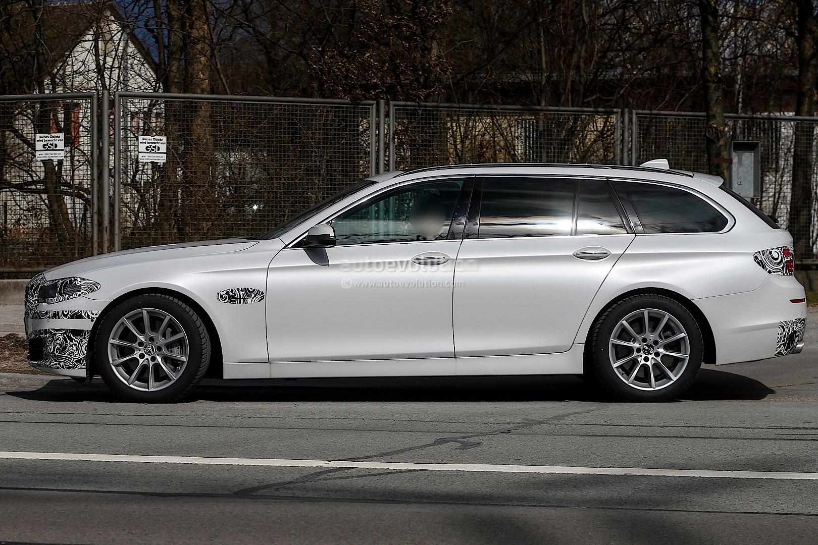 BMW Touring 2014 Photo - 1