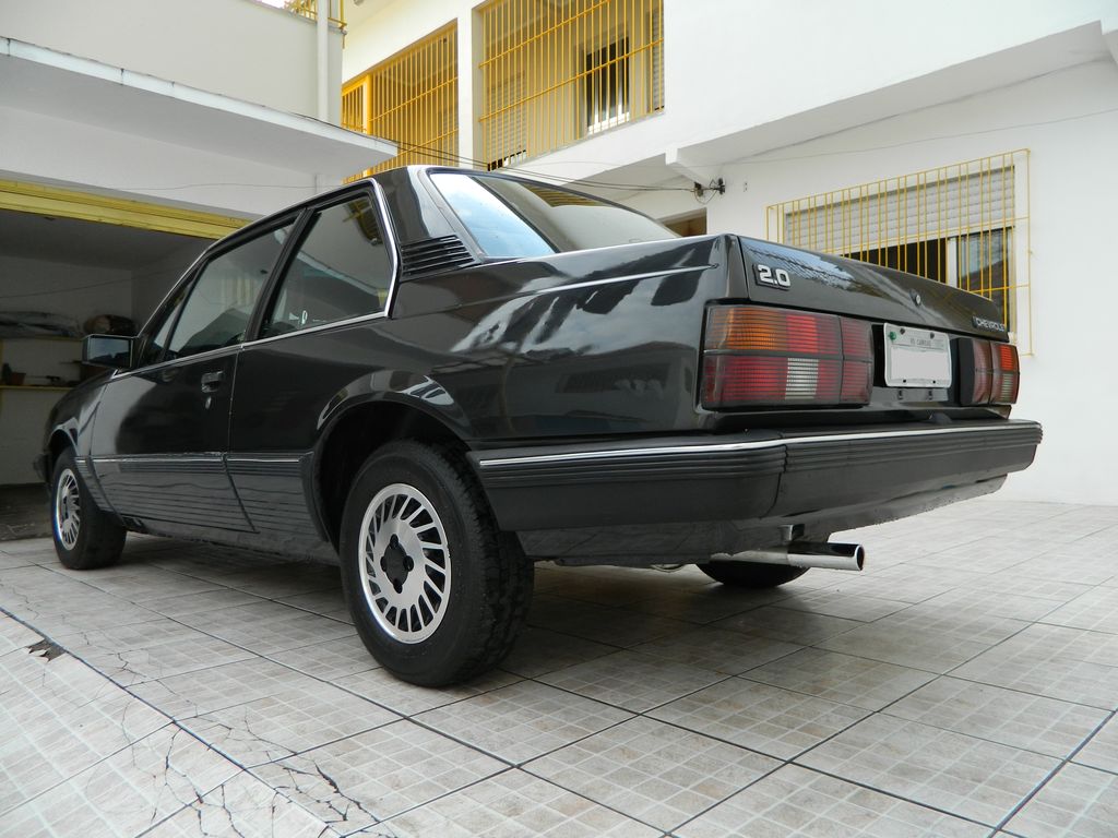 Chevrolet Monza 1989 Photo - 1