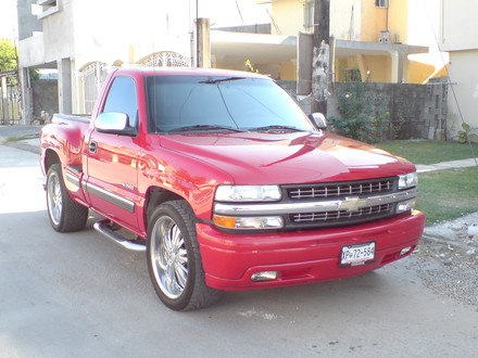 Chevrolet Silverado 2002 Photo - 1