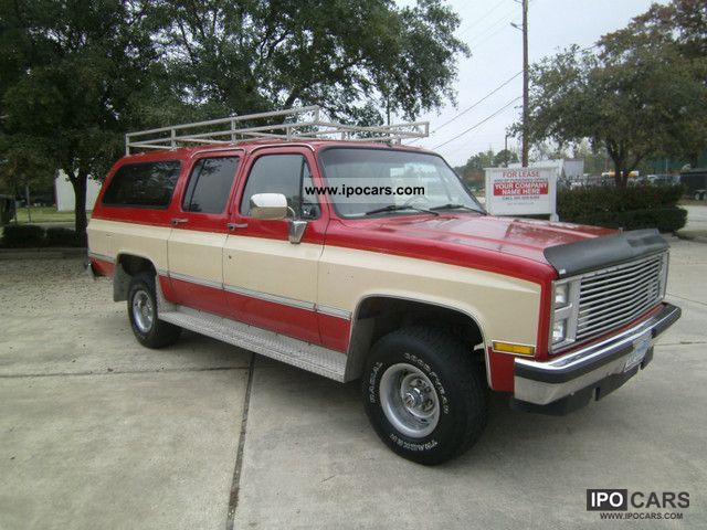 Chevrolet Suburban 1987 Photo - 1