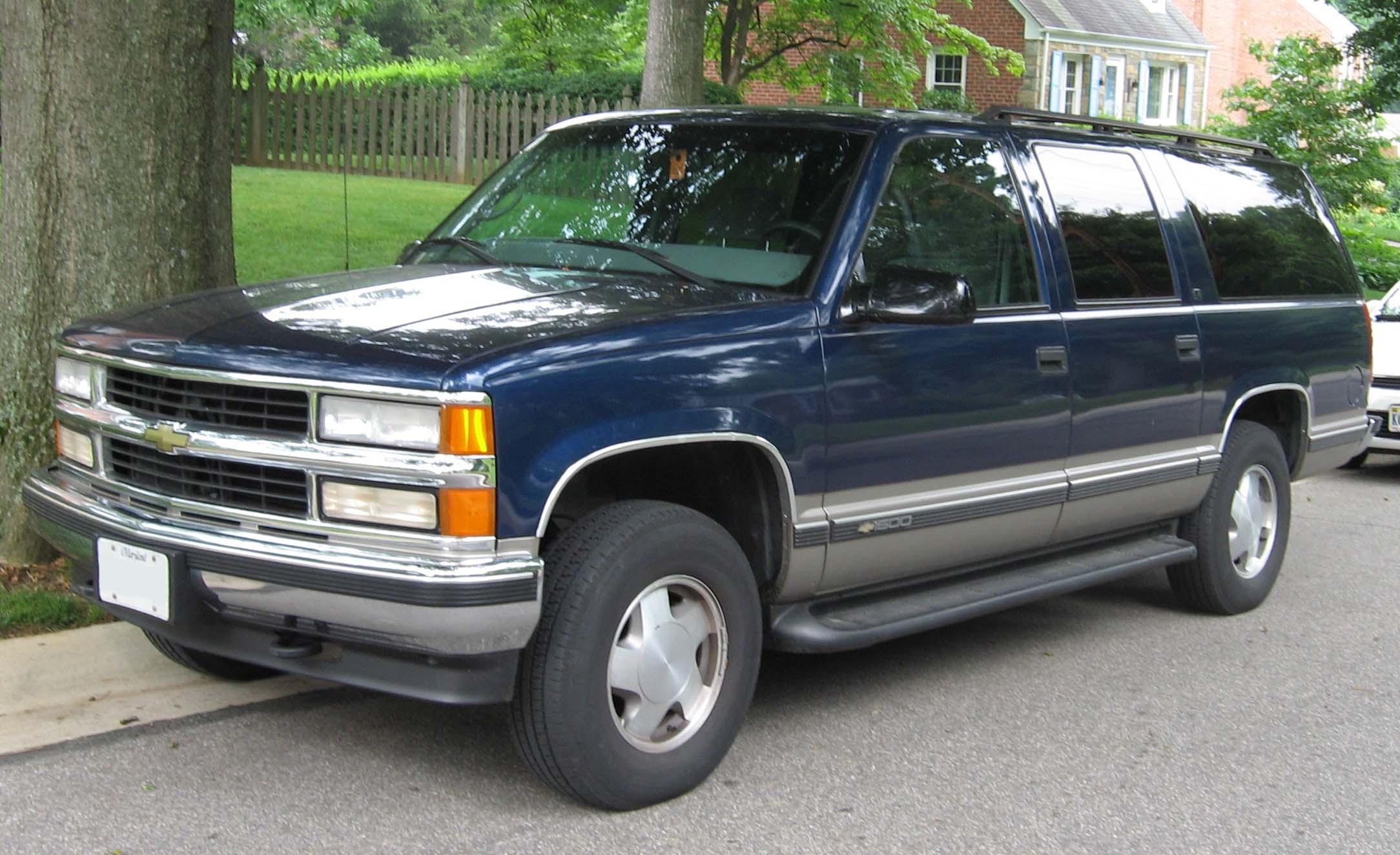 Chevrolet Suburban 1991 Photo - 1