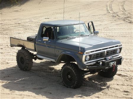 Ford F-250 1973 Photo - 1