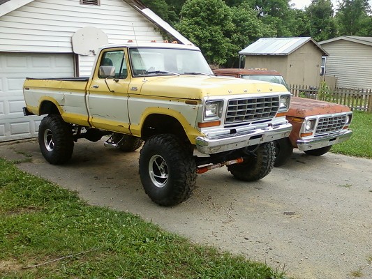 Ford F-250 1975 Photo - 1