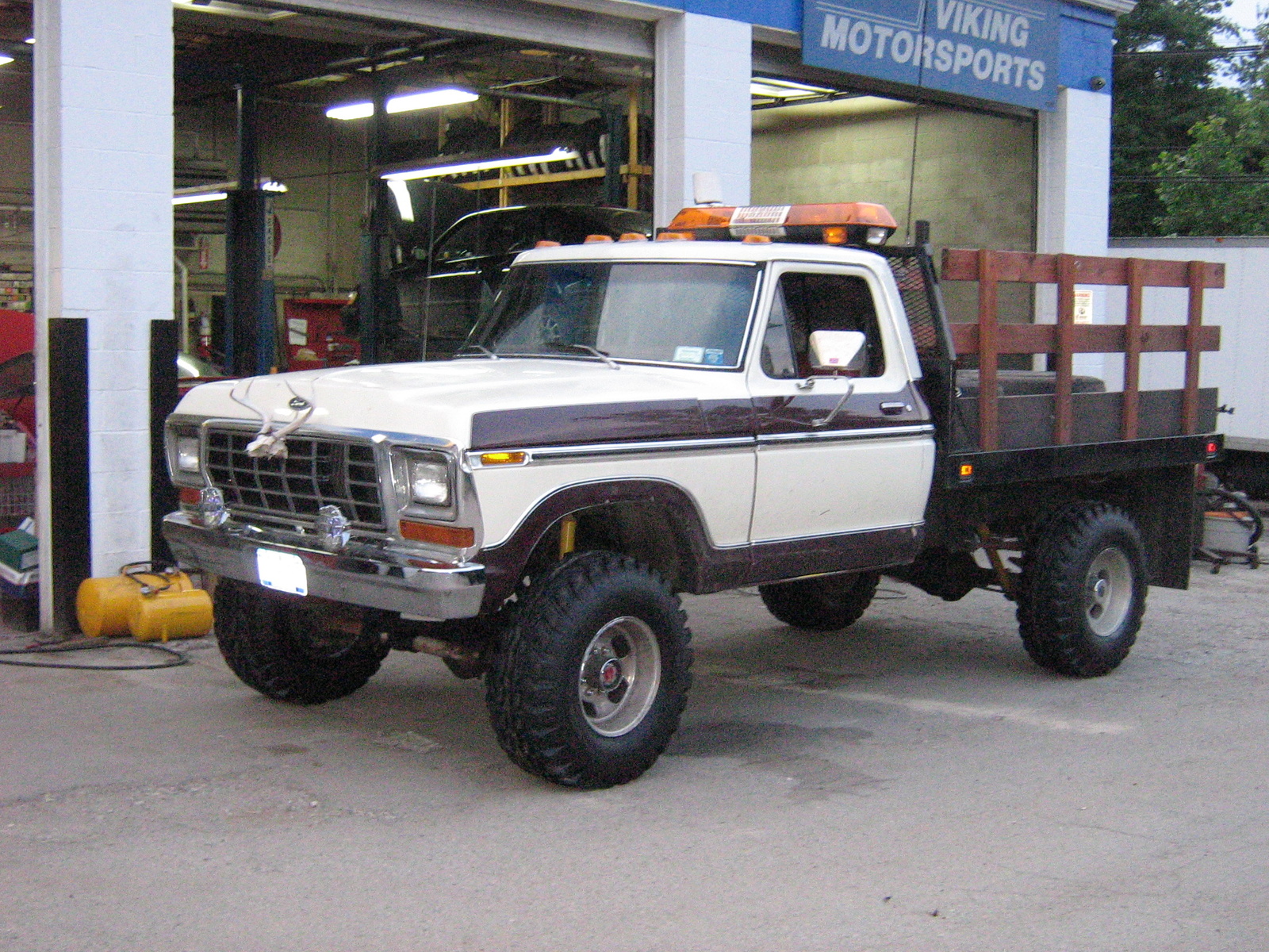 Ford F-250 1979 Photo - 1