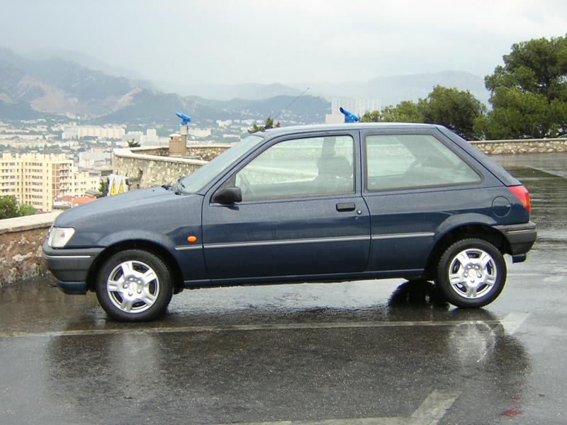 Ford Fiesta 1994 Photo - 1