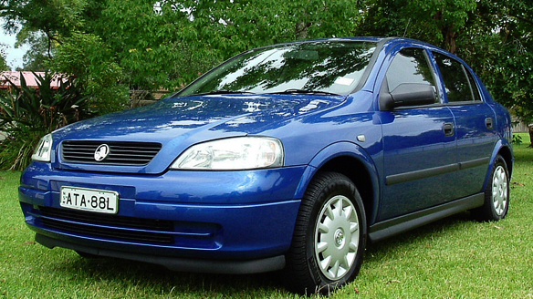 Holden Astra 1999 Photo - 1