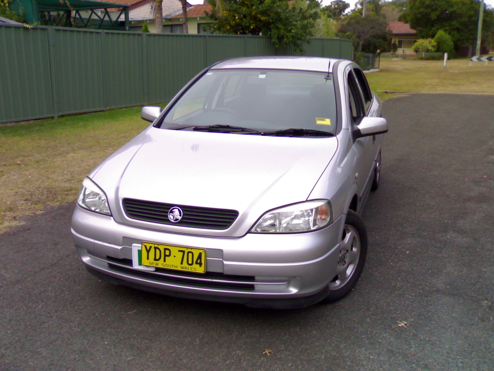 Holden Astra 2000 Photo - 1