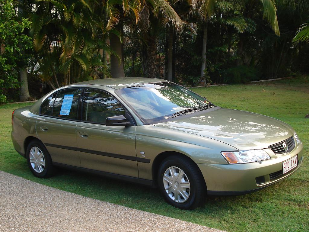 Holden Commodore 2003 Photo - 1