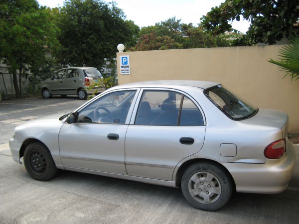 Hyundai Accent 1998 Photo - 1