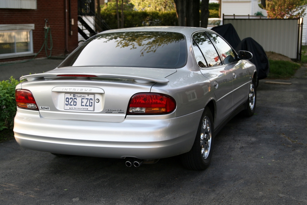 Oldsmobile Intrigue 2002 Photo - 1
