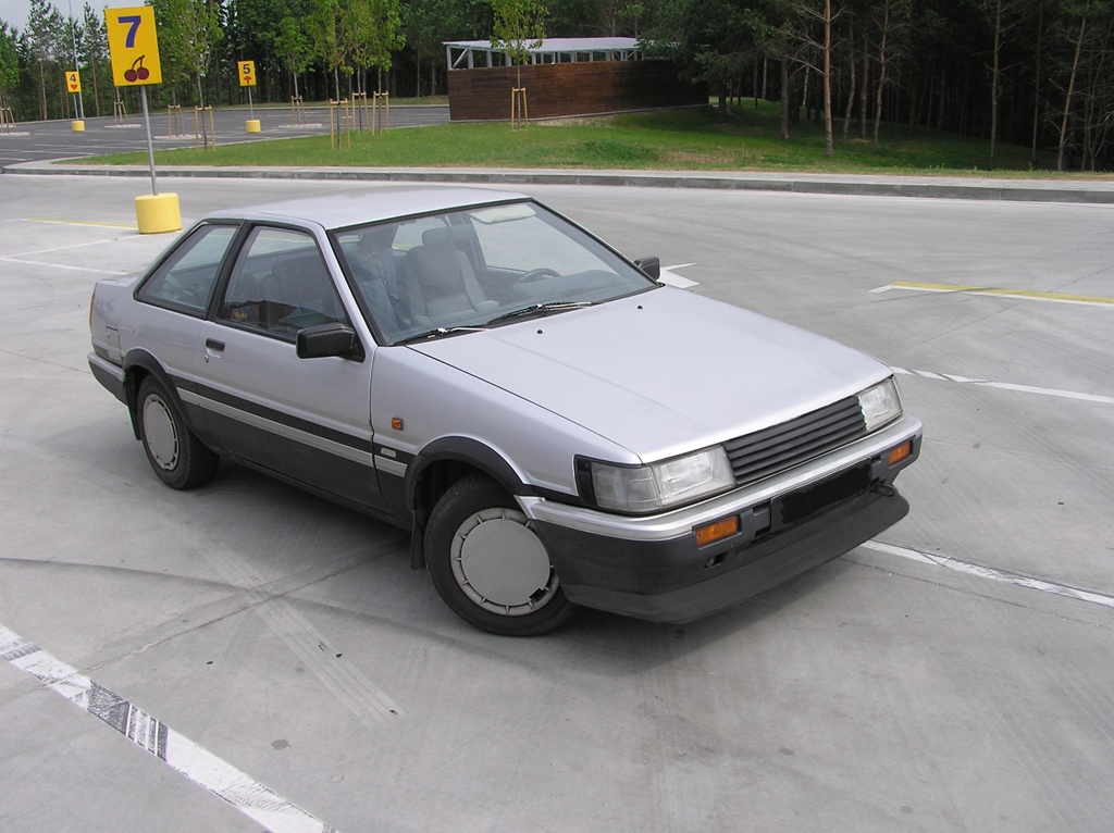 Toyota Corona 1984 Photo - 1