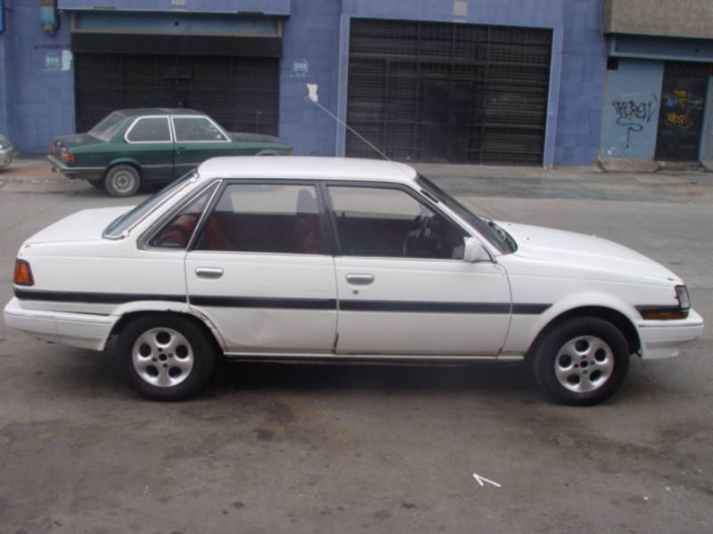 Toyota Corona 1987 Photo - 1