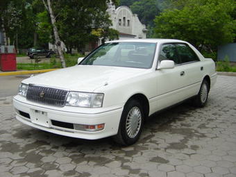 Toyota Crown 1998 Photo - 1