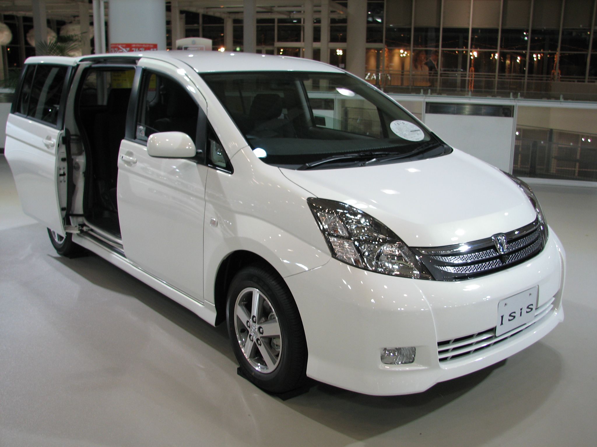 Toyota Isis 2010: Review, Amazing Pictures and Images ...