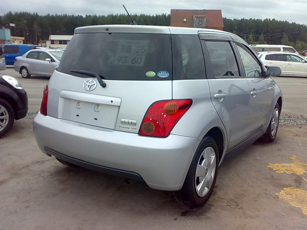Toyota Ist 2004