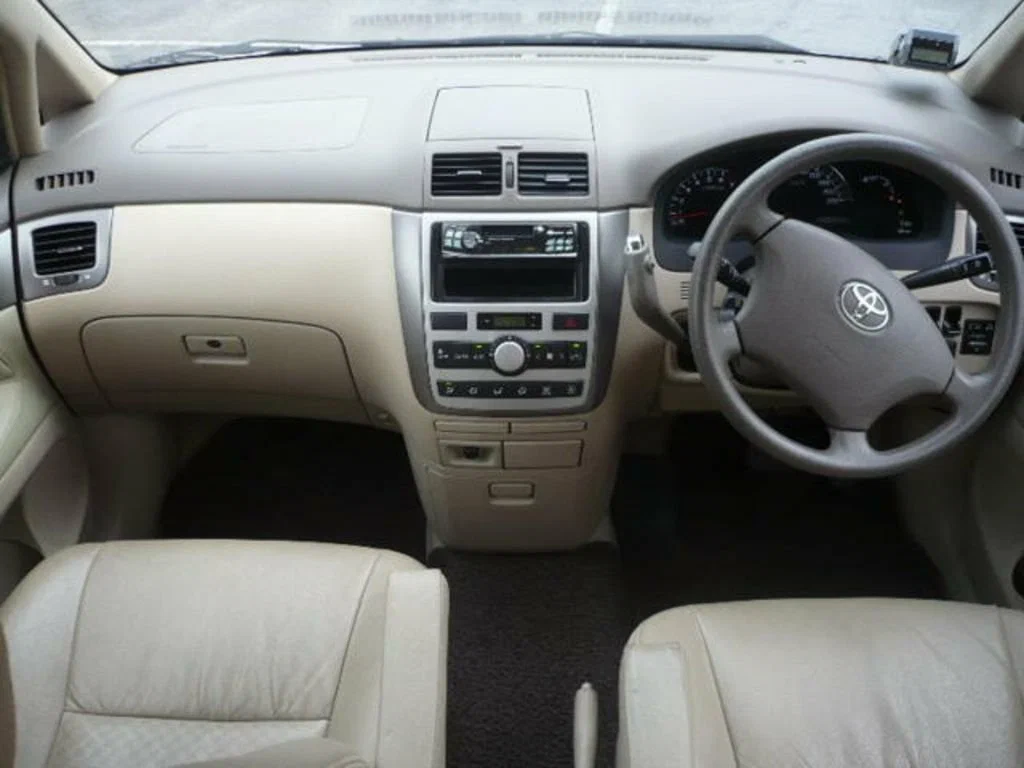 Toyota Picnic 2003 Interior