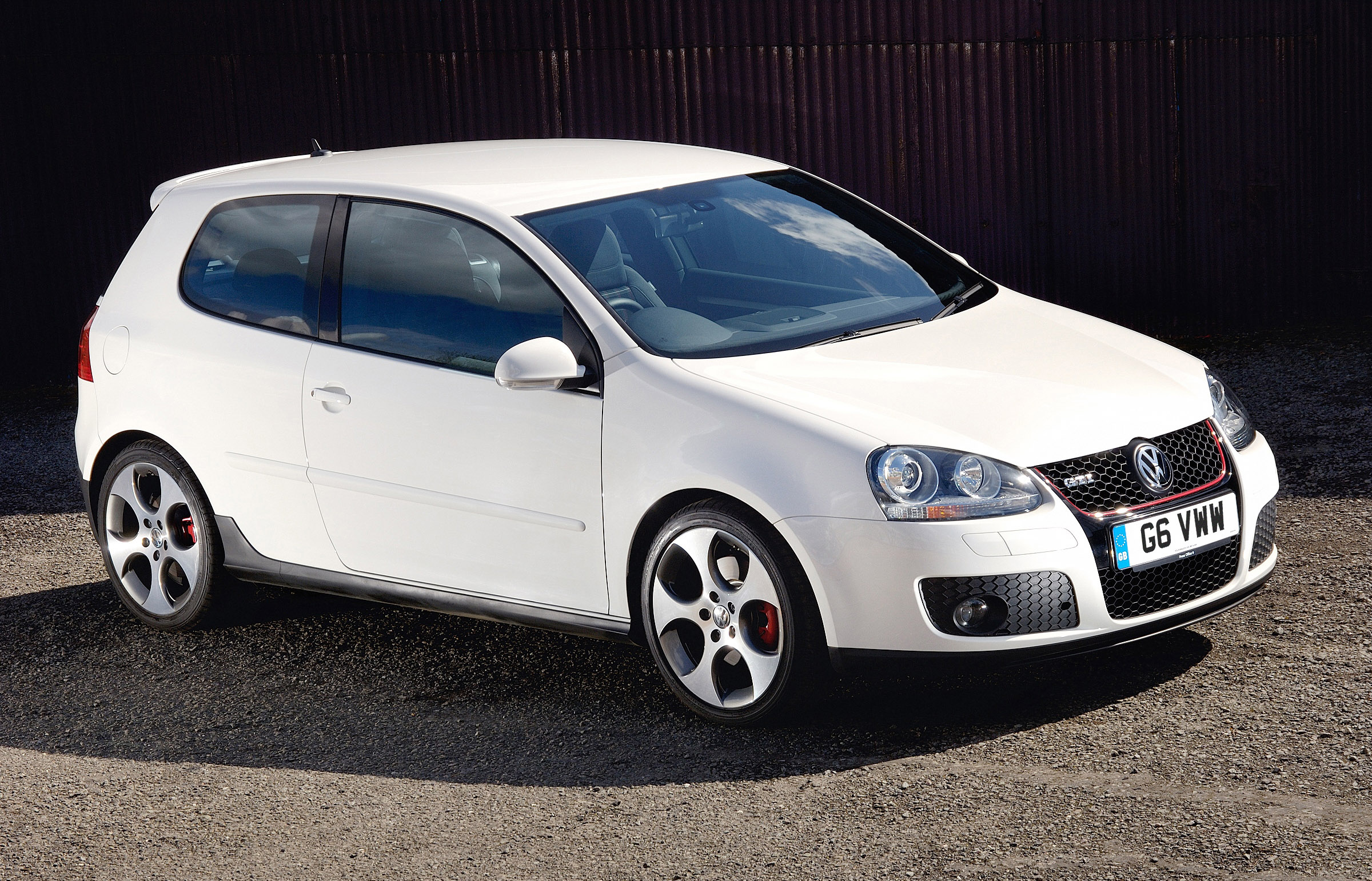 Volkswagen Golf GTI 2005 Review, Amazing Pictures and