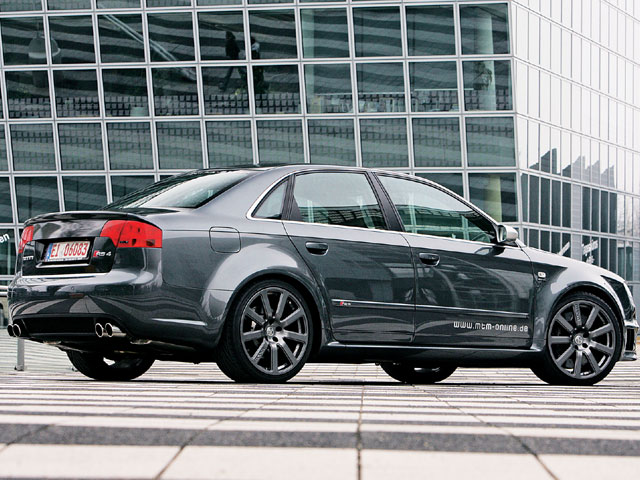 Audi RS4 2007 photo - 6