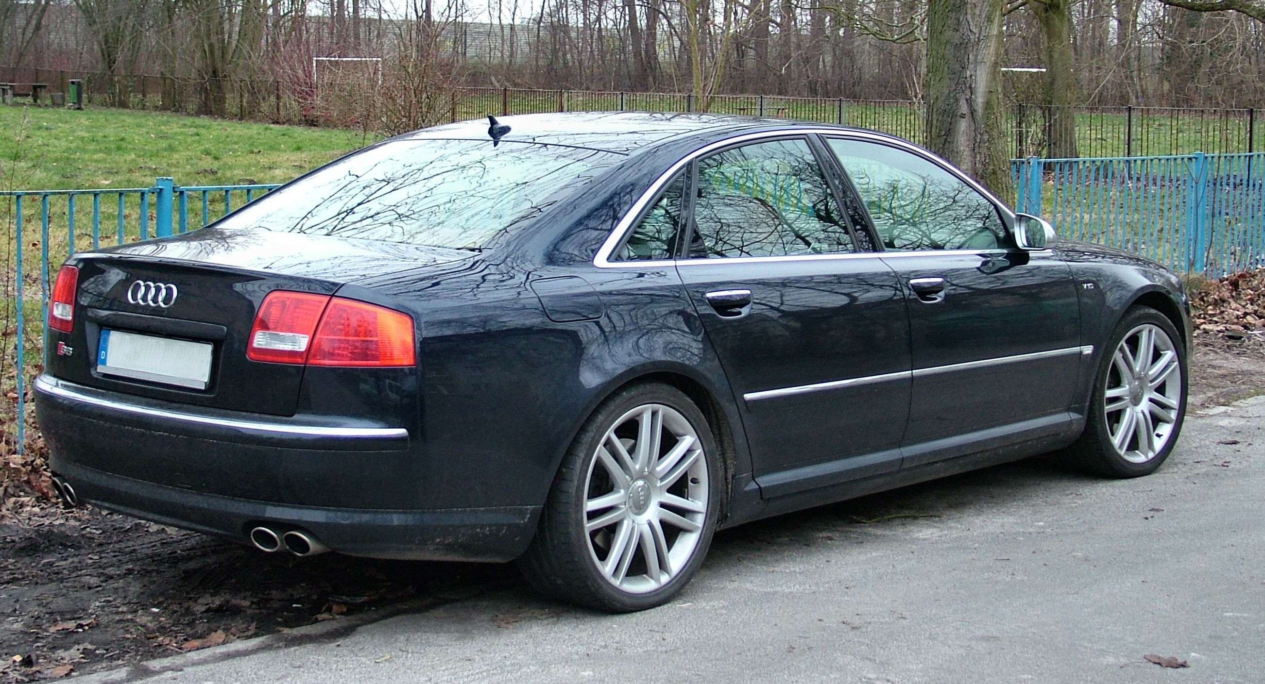 Audi S8 2006 photo - 4
