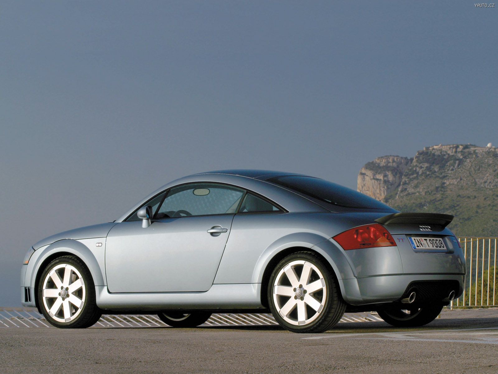 Audi TT 2003 photo - 8