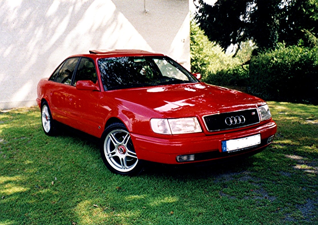 Audi V8 1993 photo - 3