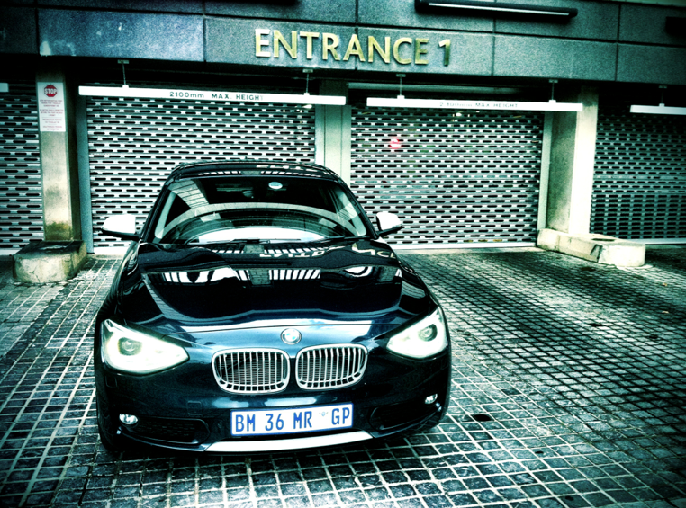 BMW 116i 2012 photo - 9