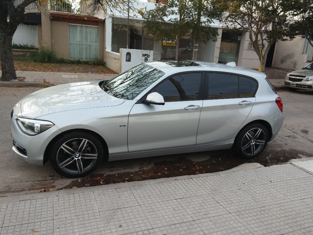BMW 118i 2014 photo - 8