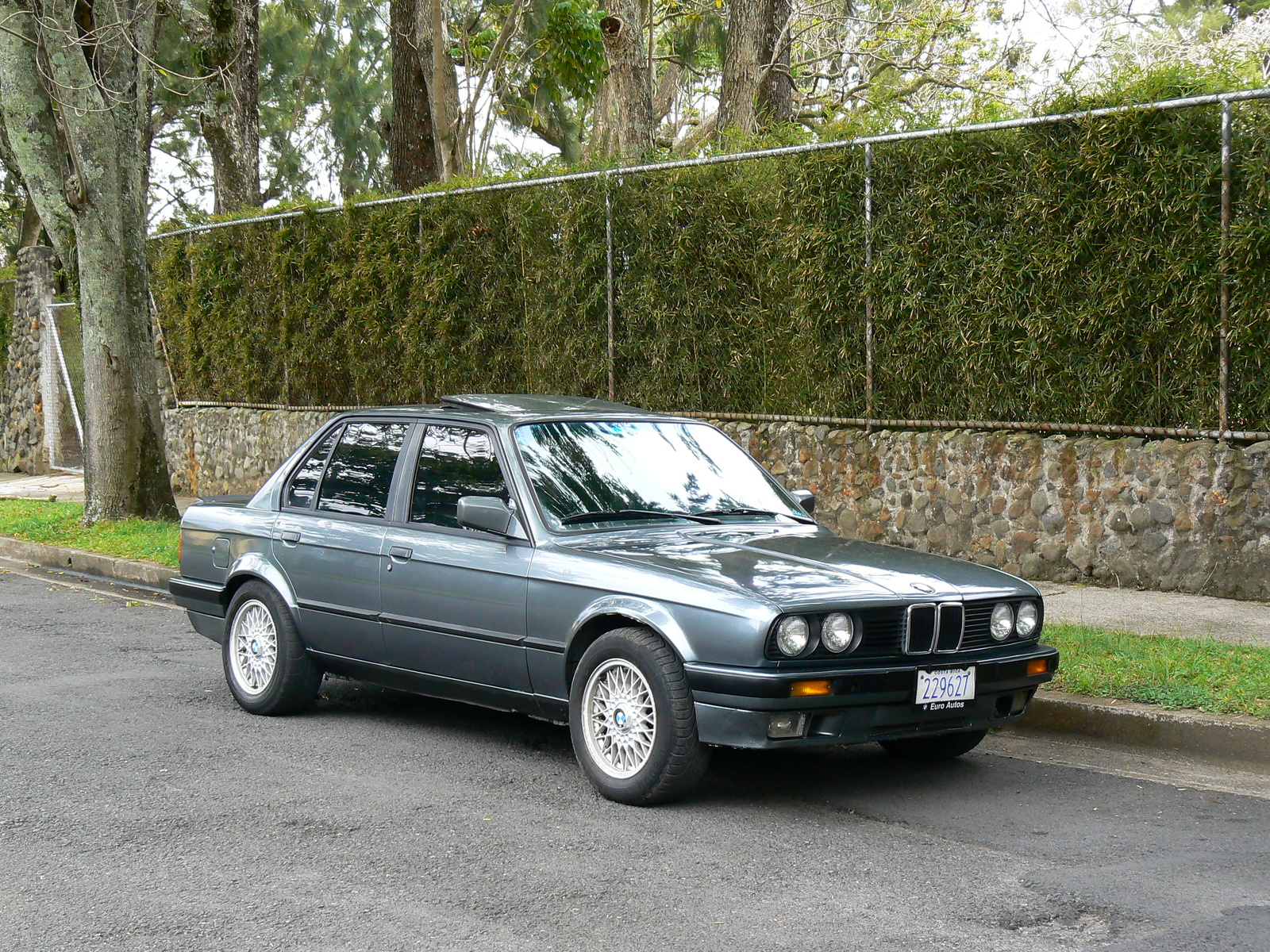 BMW 3 1989 photo - 7
