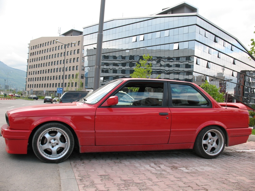 BMW 3 1990 photo - 8
