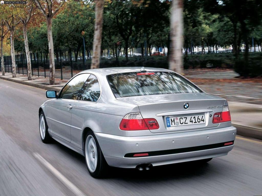 BMW 3 2004 photo - 9