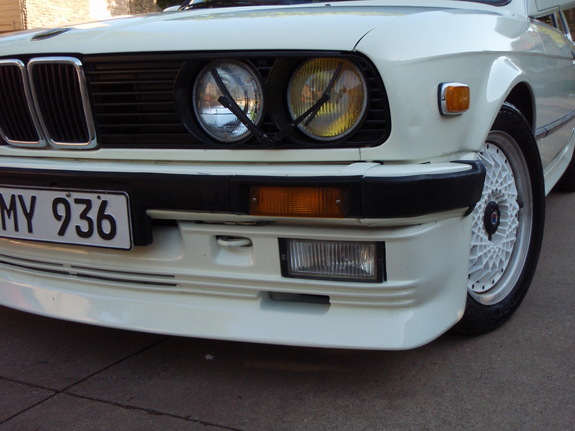 BMW 3-series 1985 photo - 7