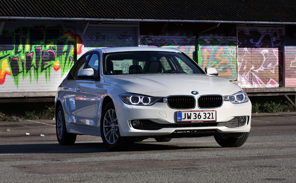 BMW 316d 2015 photo - 2