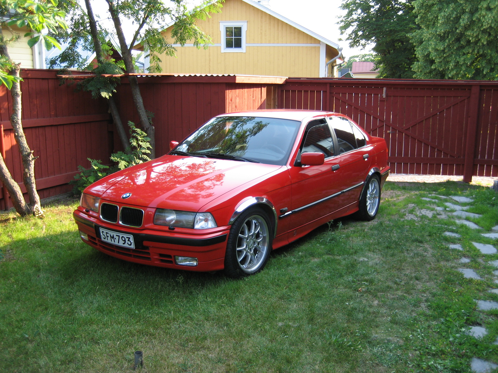 BMW 316i 1991 photo - 2