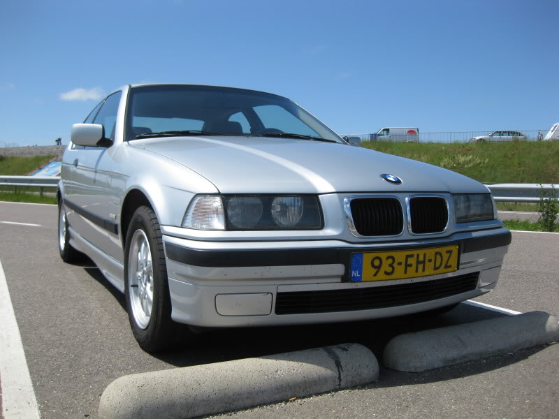 BMW 316i 2000 photo - 5