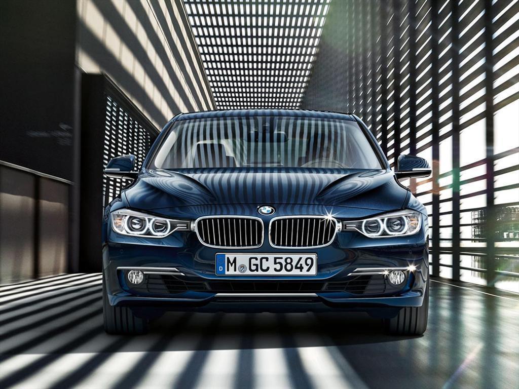 BMW 316i 2015 photo - 5
