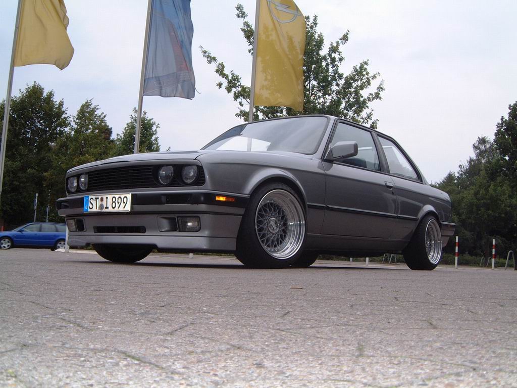 BMW 318 1988 photo - 4