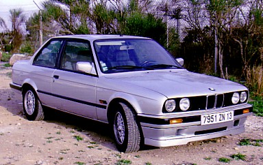 BMW 318 1990 photo - 2