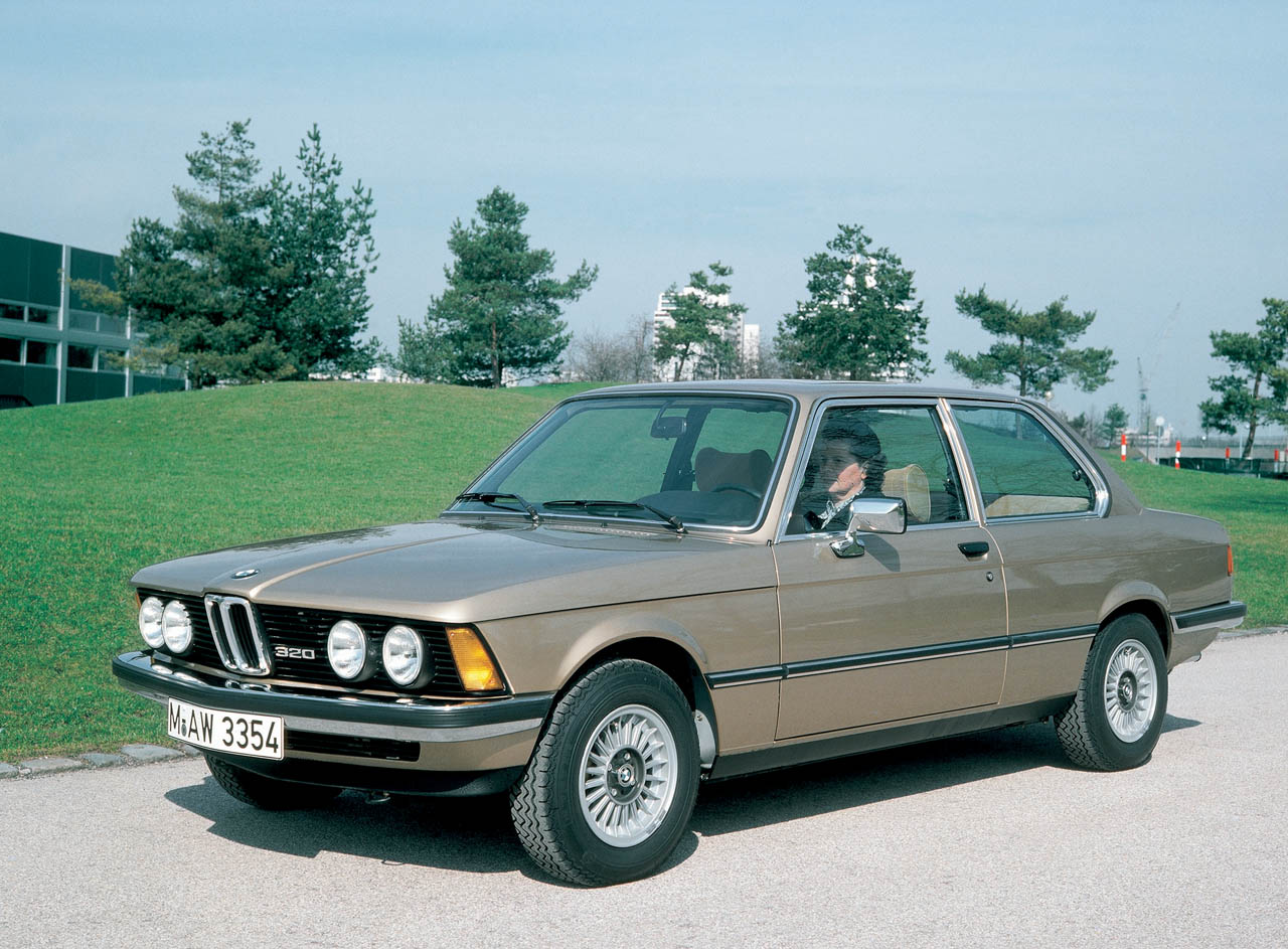 BMW 318i 1982 photo - 1