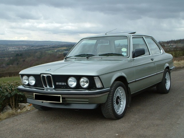 BMW 318i 1983 photo - 6