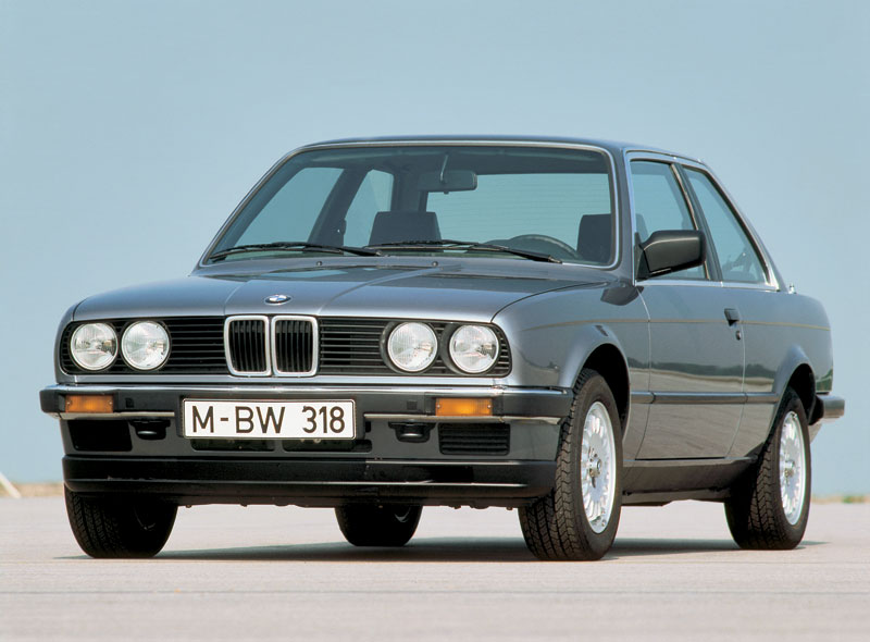 BMW 318i 1989 photo - 4
