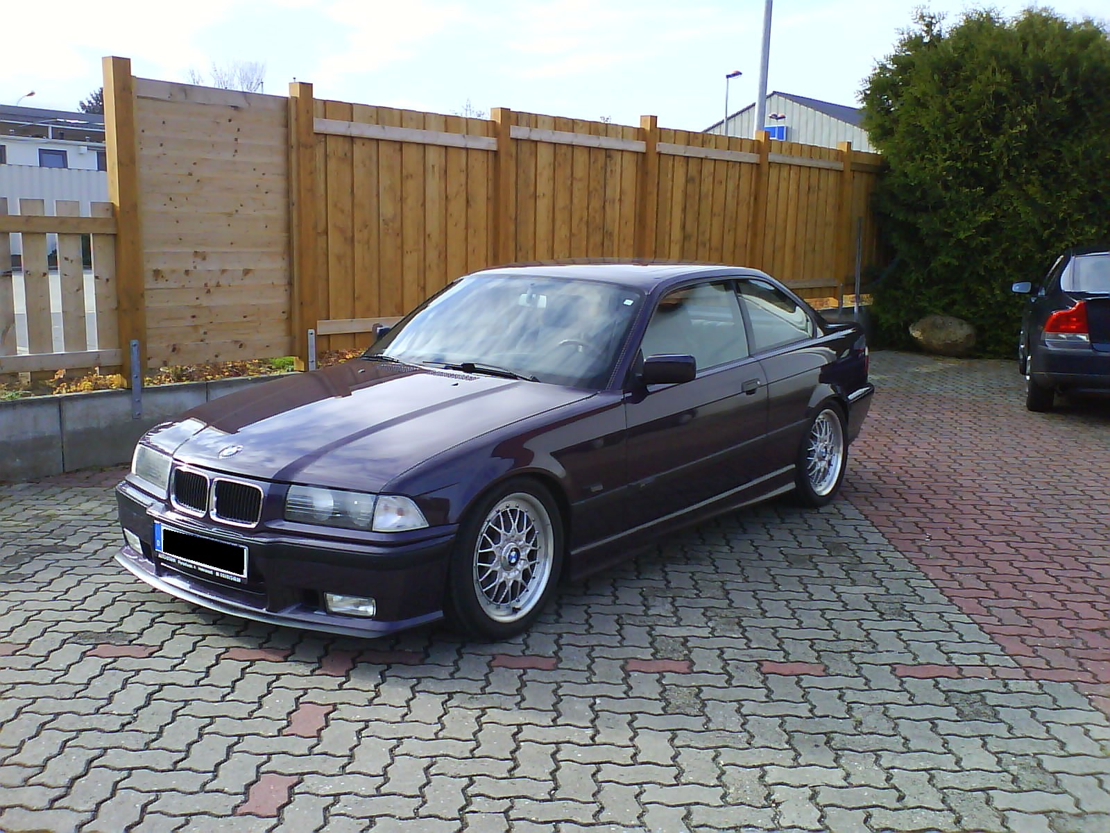 BMW 318i 1997 photo - 3