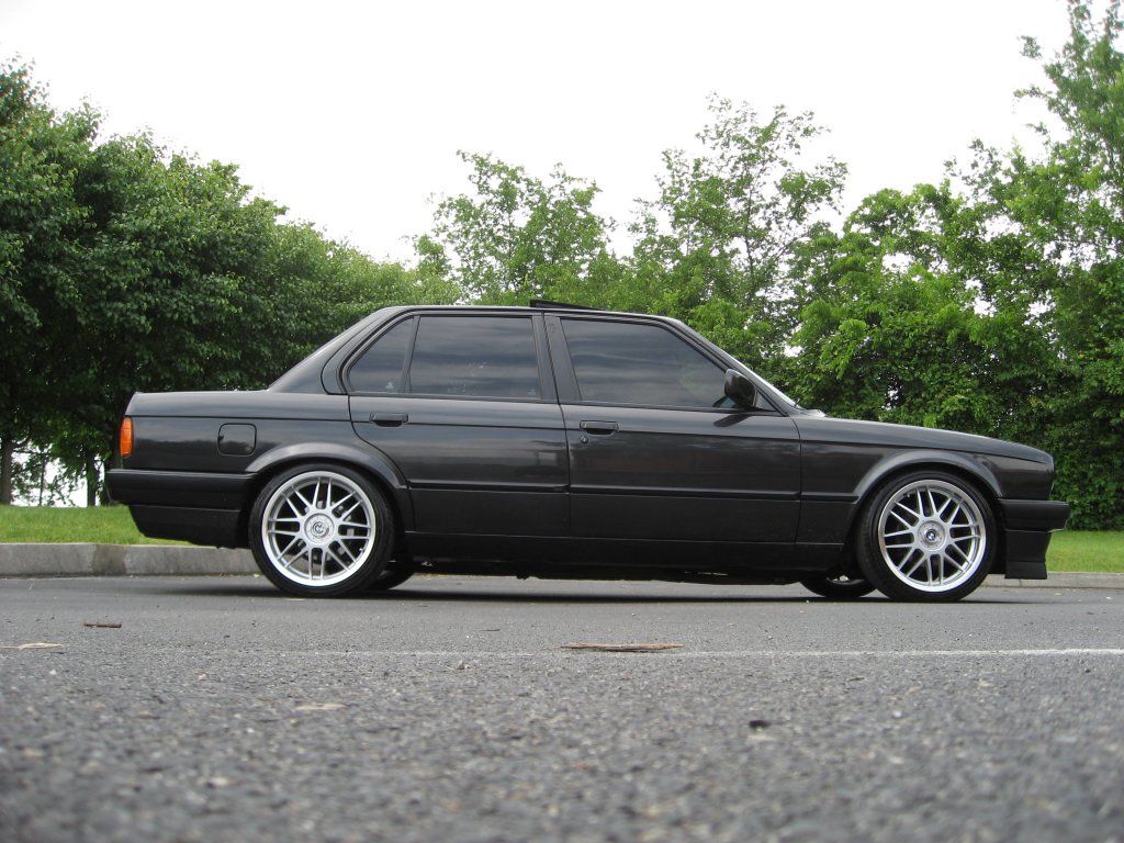 BMW 318iS 1992 photo - 2