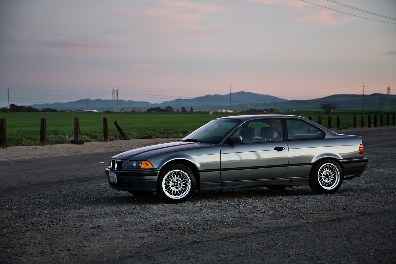 BMW 318iS 1995 photo - 7