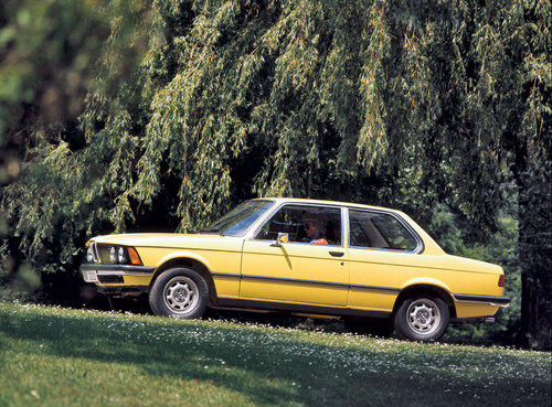 BMW 320 1987 photo - 2