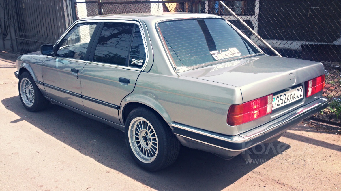 BMW 320 1987 photo - 9