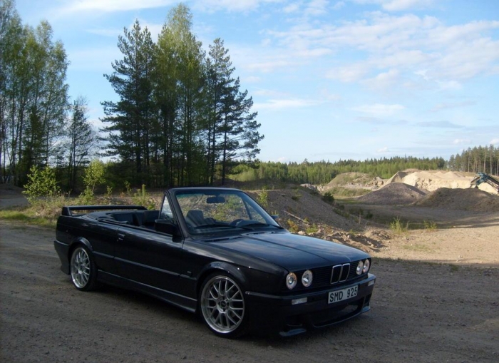 BMW 320 1989 photo - 2
