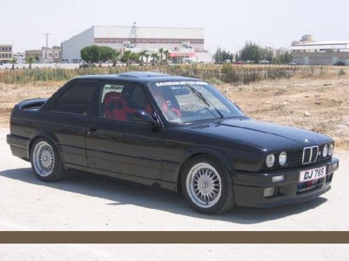 BMW 320 1989 photo - 8