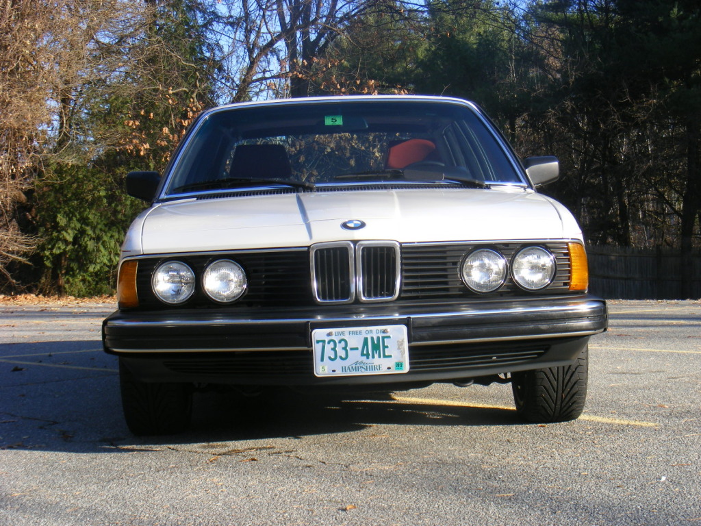 BMW 320i 1983 photo - 6